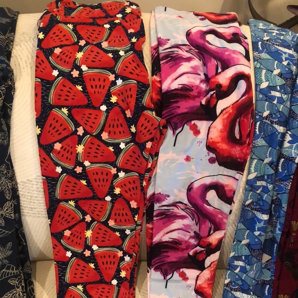 LOOK! Lularoe One Size leggings. 20+ different patterns available! 1 tween size - Picture 5 of 15